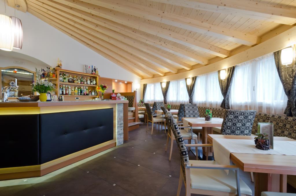 Hotel Astoria Каназей Екстериор снимка