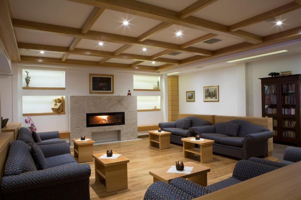 Hotel Astoria Каназей Екстериор снимка