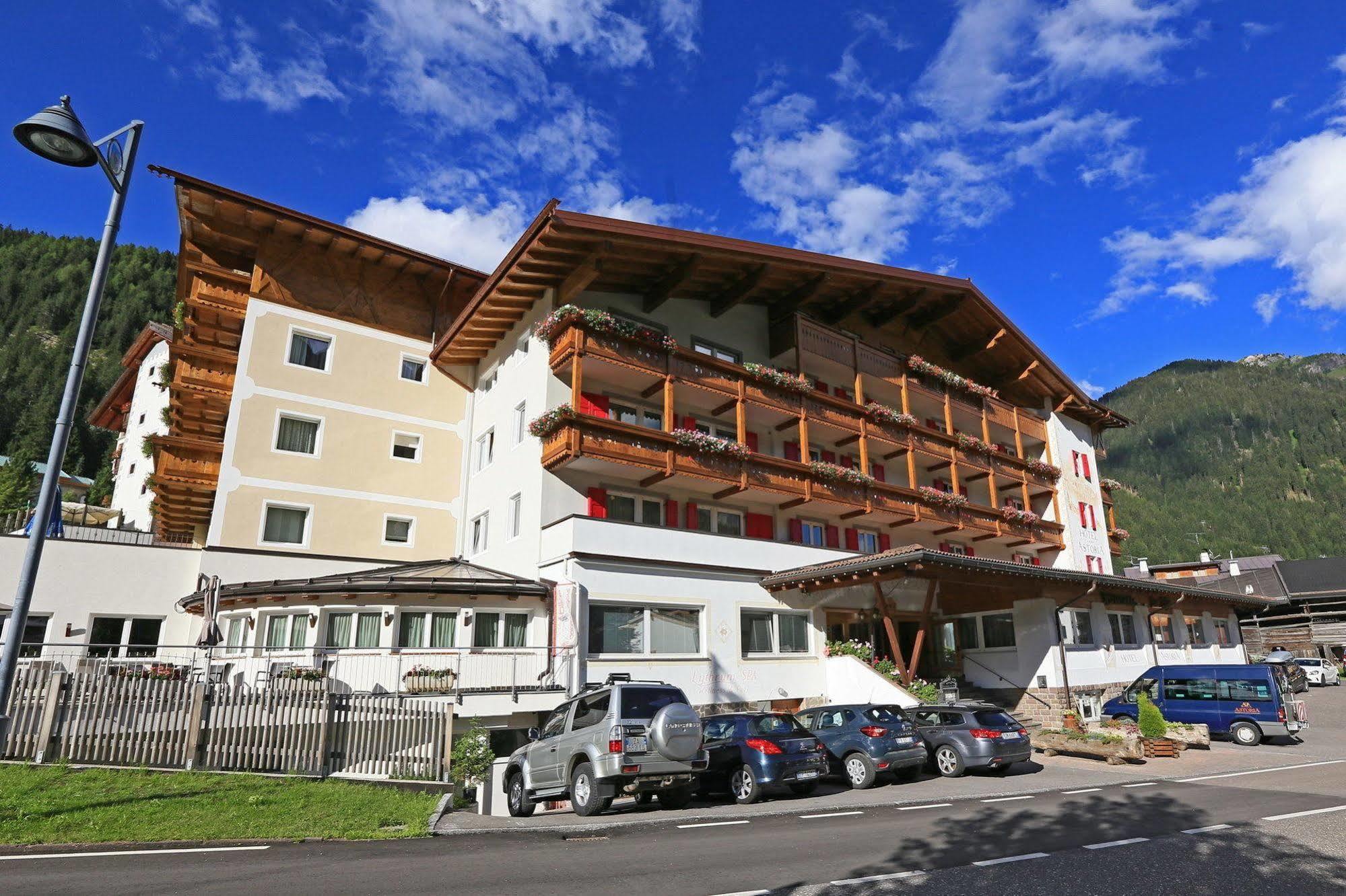 Hotel Astoria Каназей Екстериор снимка